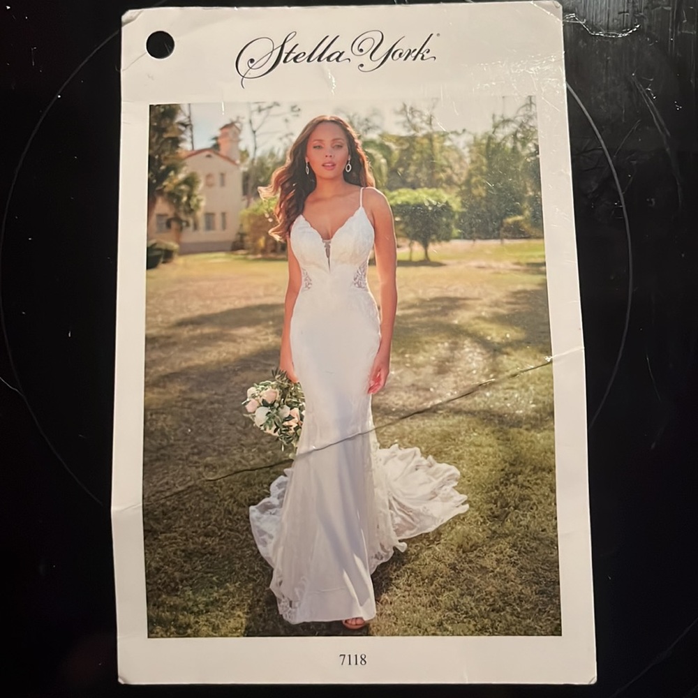 Stella York Wedding Dress - Picture 7 of 7